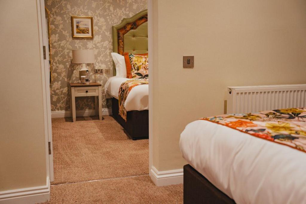 The Golden Fleece Hotel, Thirsk, North Yorkshire Extérieur photo