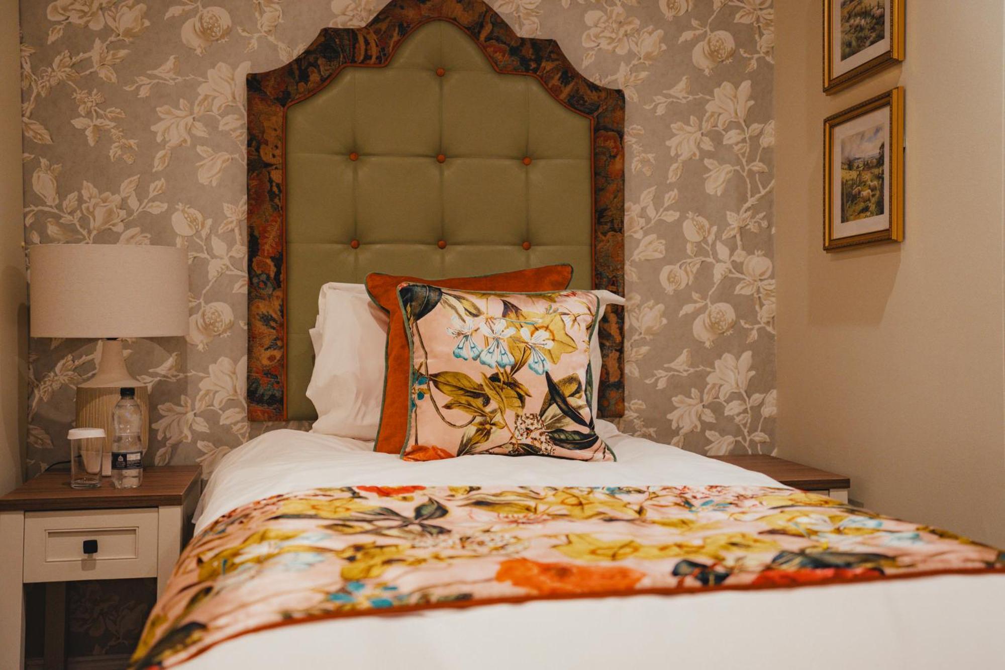 The Golden Fleece Hotel, Thirsk, North Yorkshire Extérieur photo