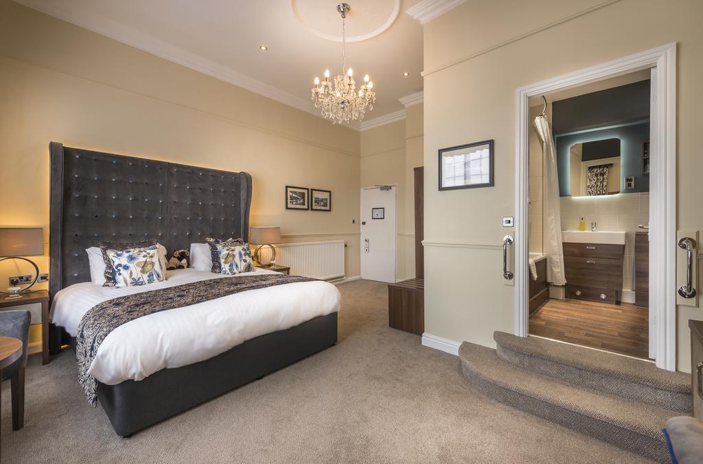 The Golden Fleece Hotel, Thirsk, North Yorkshire Extérieur photo