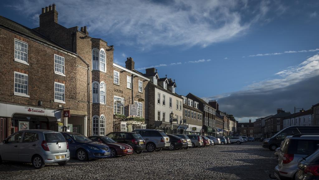 The Golden Fleece Hotel, Thirsk, North Yorkshire Extérieur photo