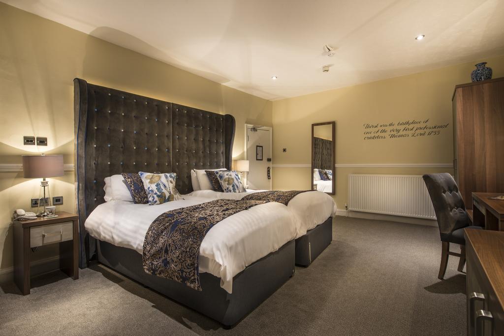 The Golden Fleece Hotel, Thirsk, North Yorkshire Extérieur photo