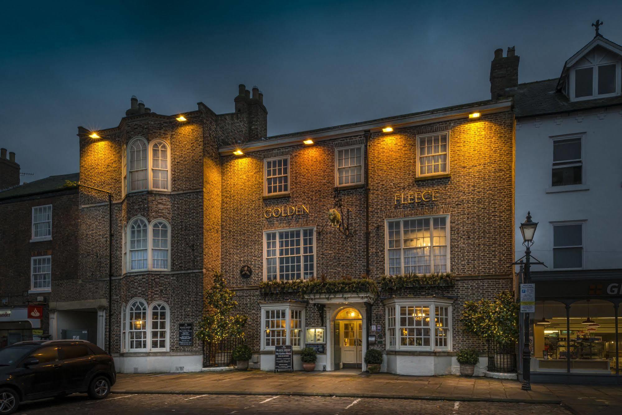 The Golden Fleece Hotel, Thirsk, North Yorkshire Extérieur photo